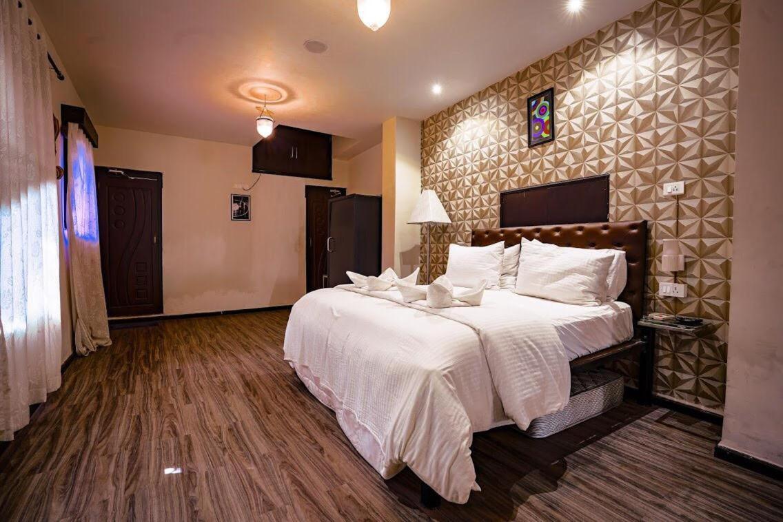Creek Hotel - Панаджі Екстер'єр фото